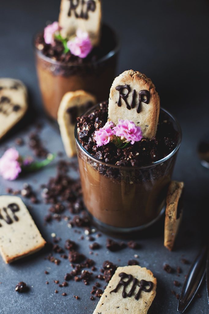 Nakd Graveyard Chocolate Mousse Pots! (Raw + Vegan)