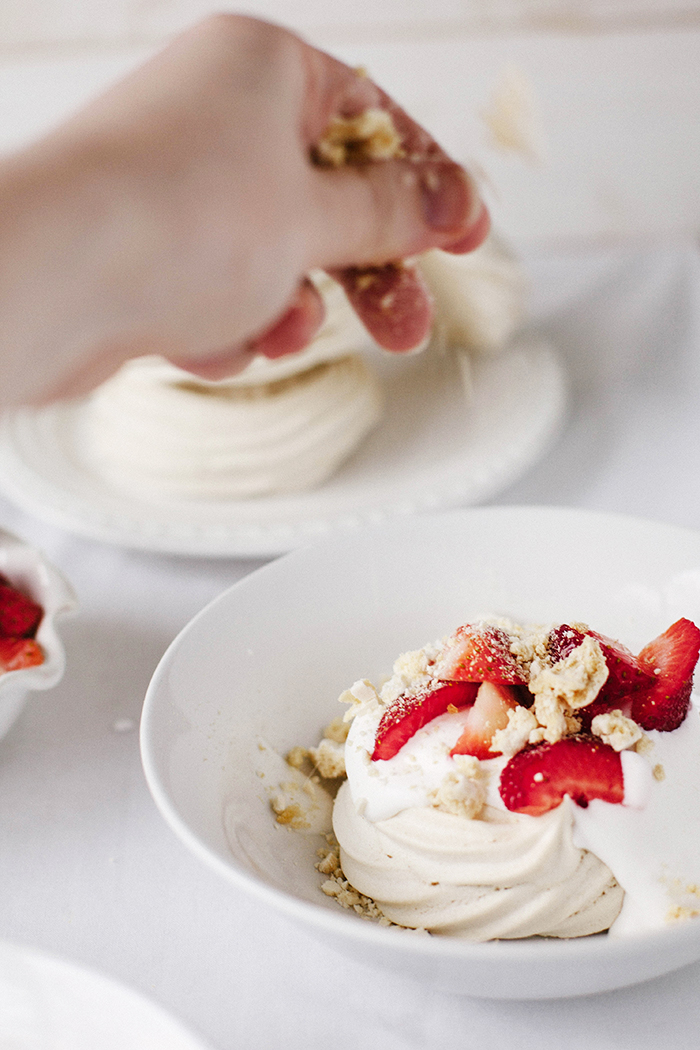 Vegan Meringue Nests with Strawberries & Cream | Wallflower Girl #vegan #glutenfree