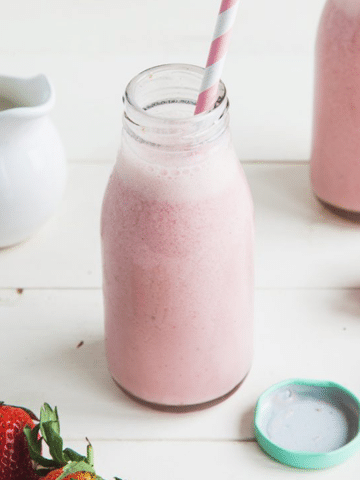 Vegan Strawberry Milkshake Smoothie