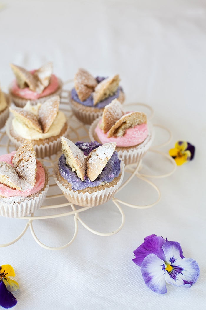 Flower Fairy Cupcakes! #Vegan butterfly cakes inspired by C M Barker's books  |  wallflowergirl.co.uk