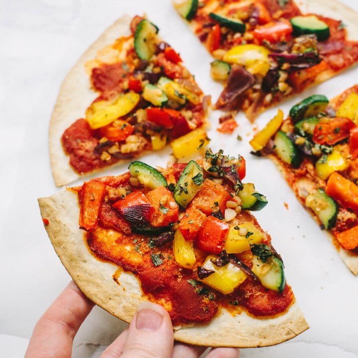 Vegan Tortilla Pizza with spicy arrabiata sauce and Mediterranean vegetables - only 180 kcal per pizza!