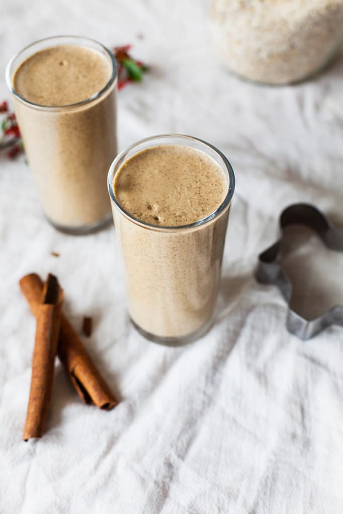 Gingerbread Oatmeal Smoothie 