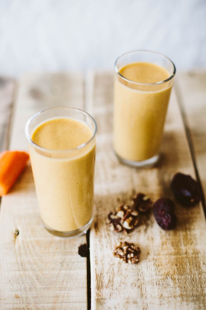 Carrot Cake Smoothie (Banana-free, sugar-free, paleo, raw, vegan)