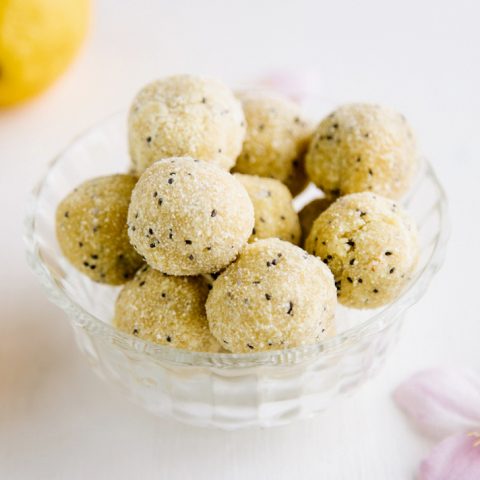 Raw Lemon Poppy Seed Muffin Energy Balls