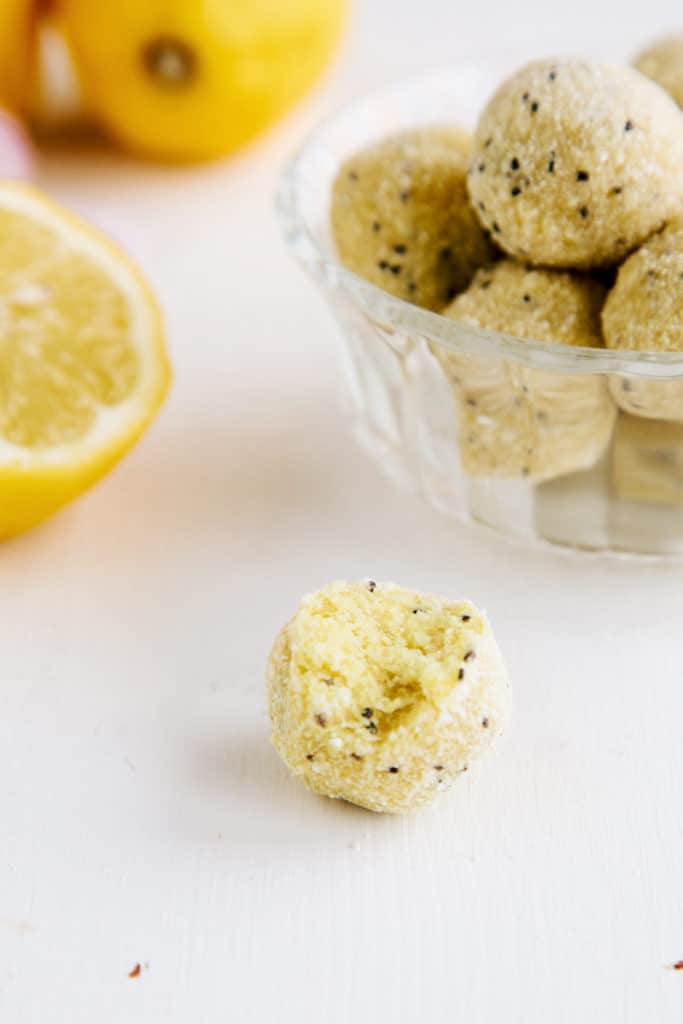 Raw Lemon Poppy Seed Muffin Energy Balls