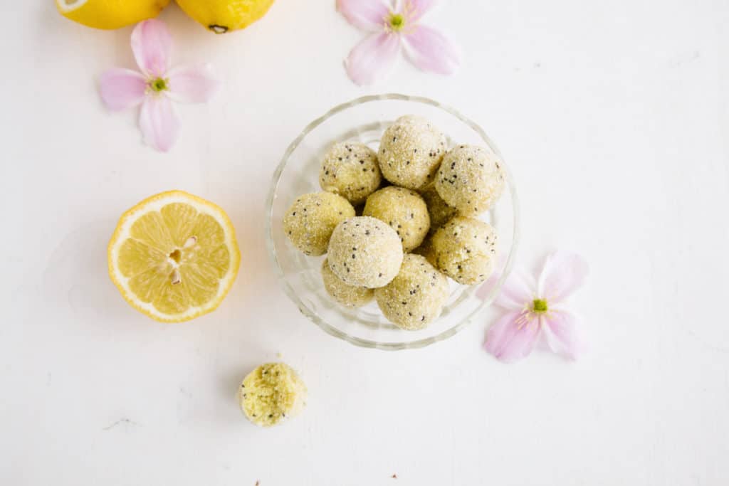 Raw Lemon Poppy Seed Muffin Bites