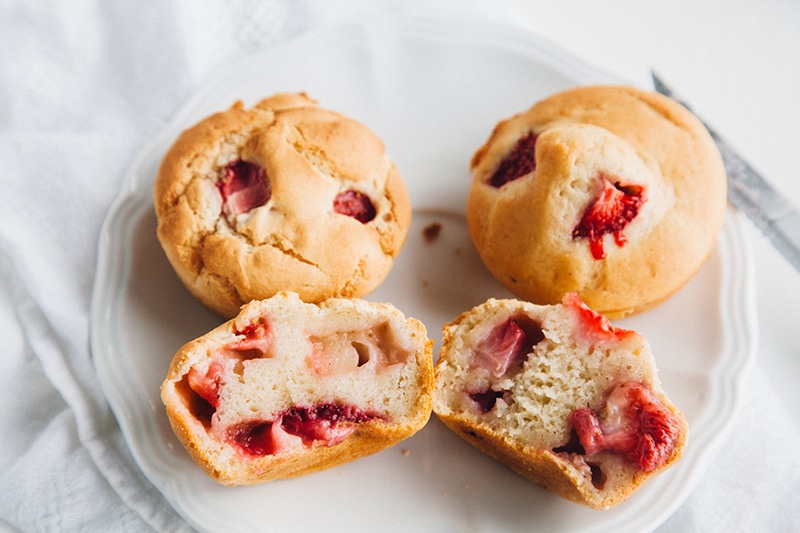 Low-Fat Vegan Strawberry Muffins (Gluten-free Option)
