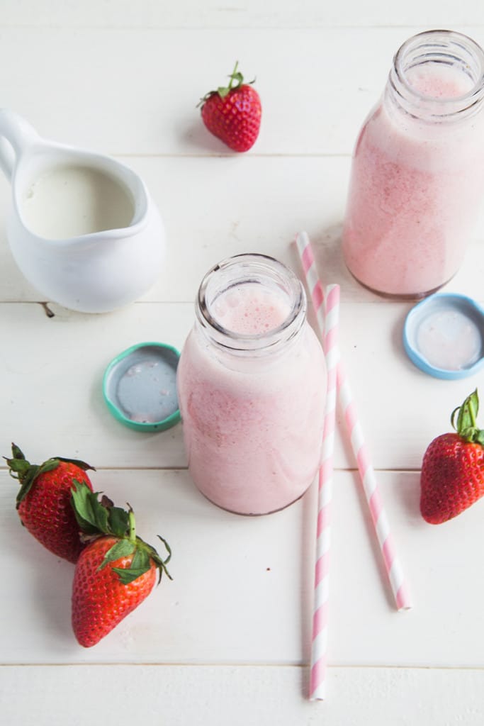 Healthy Vegan Strawberry Milkshake Smoothie (No Banana, Dairy-free, Low Fat)