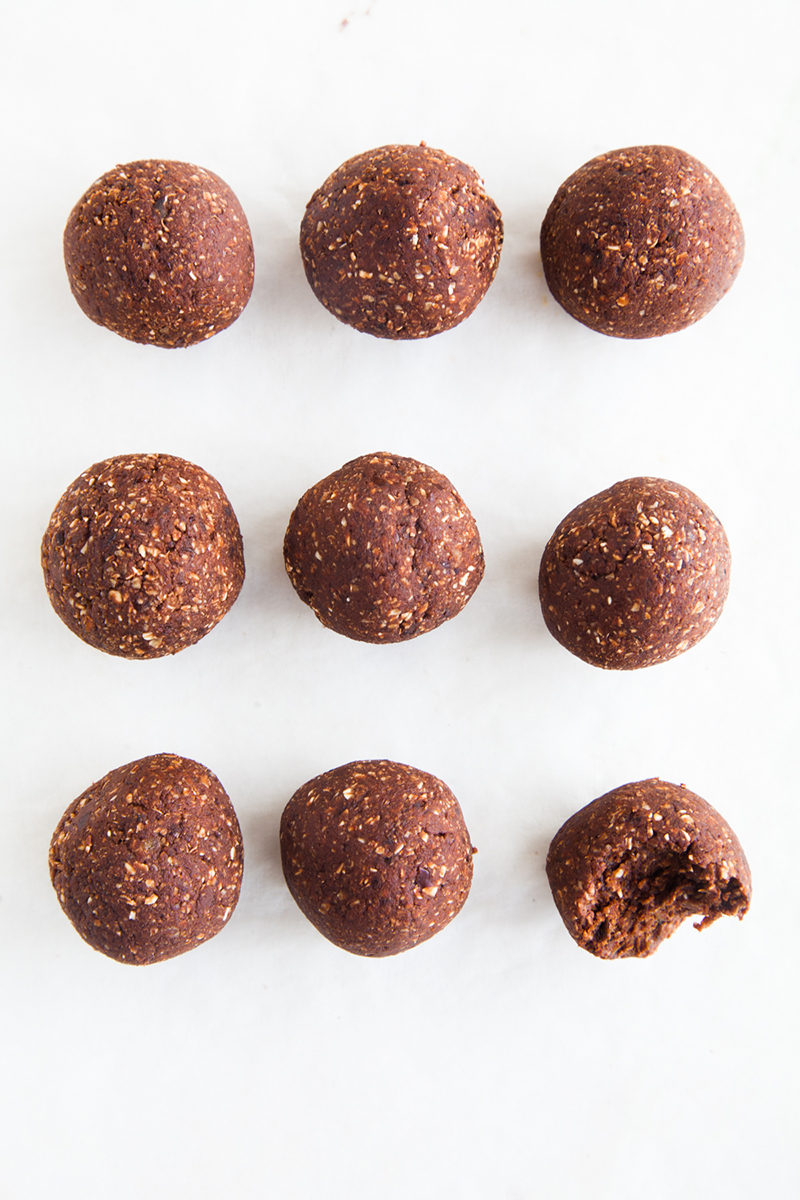 Raw Chocolate Brownie Bites (Low fat & nut-free!)