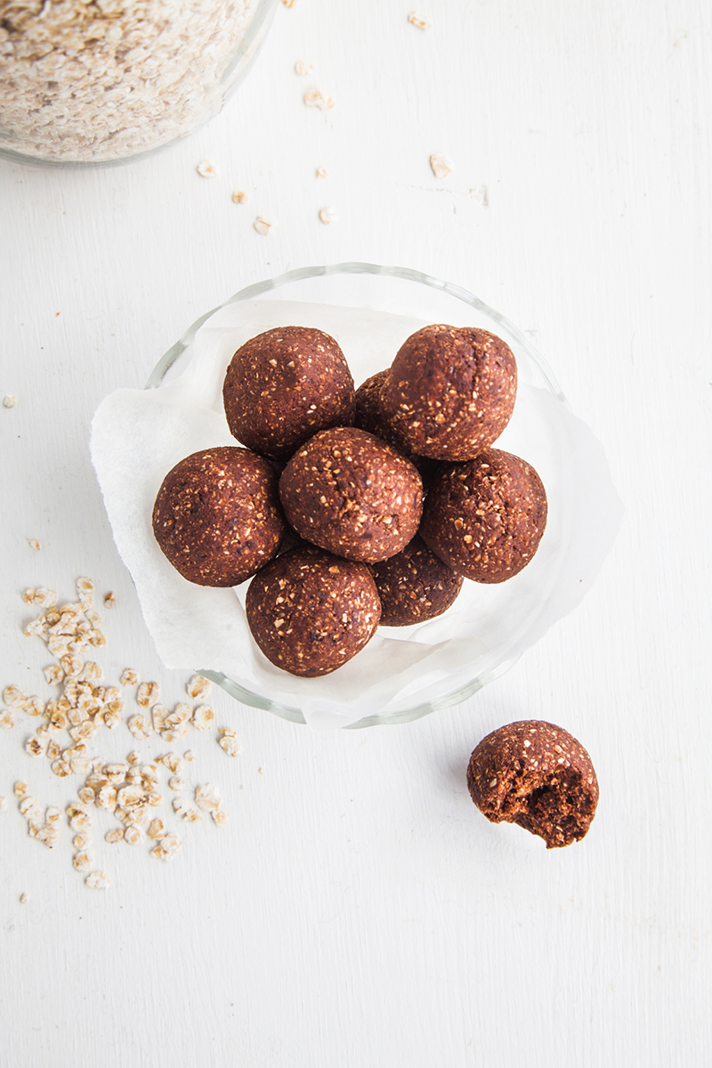 Raw Chocolate Brownie Bites (Low fat & nut-free!)