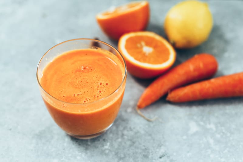 Super Immune-Boosting Juice with Carrot, Ginger, Turmeric & Citrus #juicing #vegan #healthy