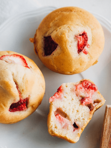 Low-Fat Vegan Strawberry Muffins