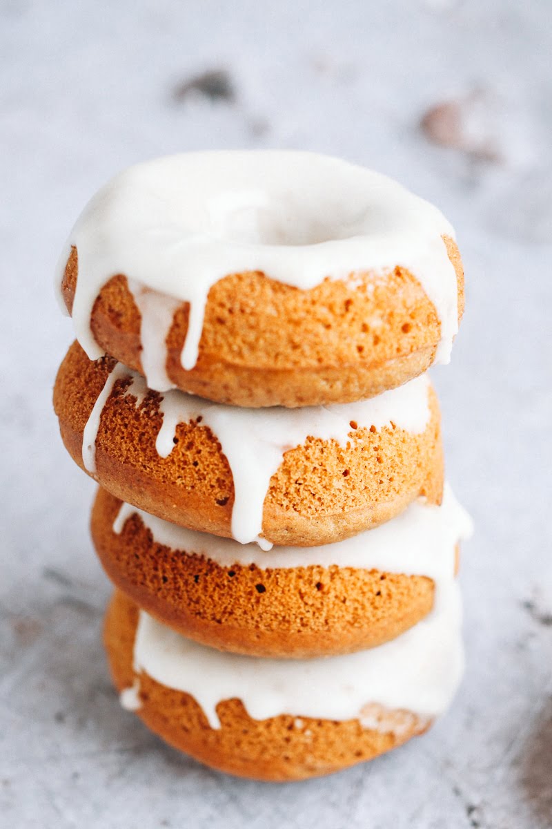 Mini Baked Gingerbread Donuts #vegan